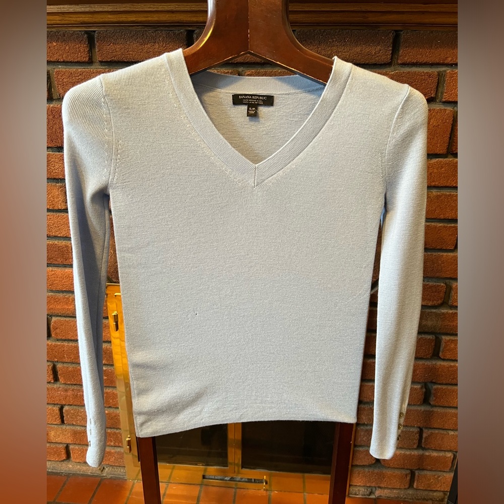 Never used Banana republic fine wool sweater size S